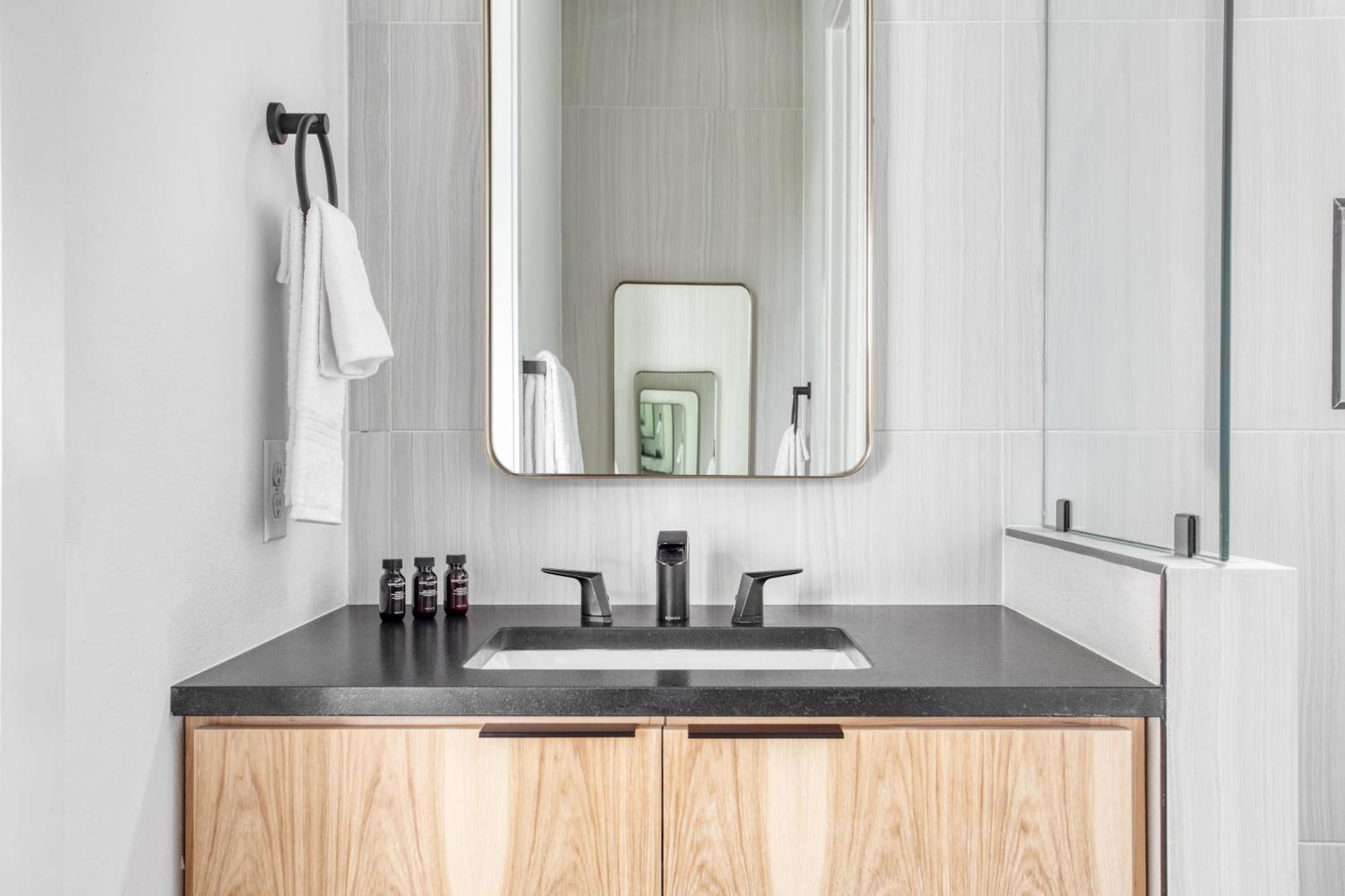 Melody By Avantstay Peloton Included Sleek Home Остин Экстерьер фото